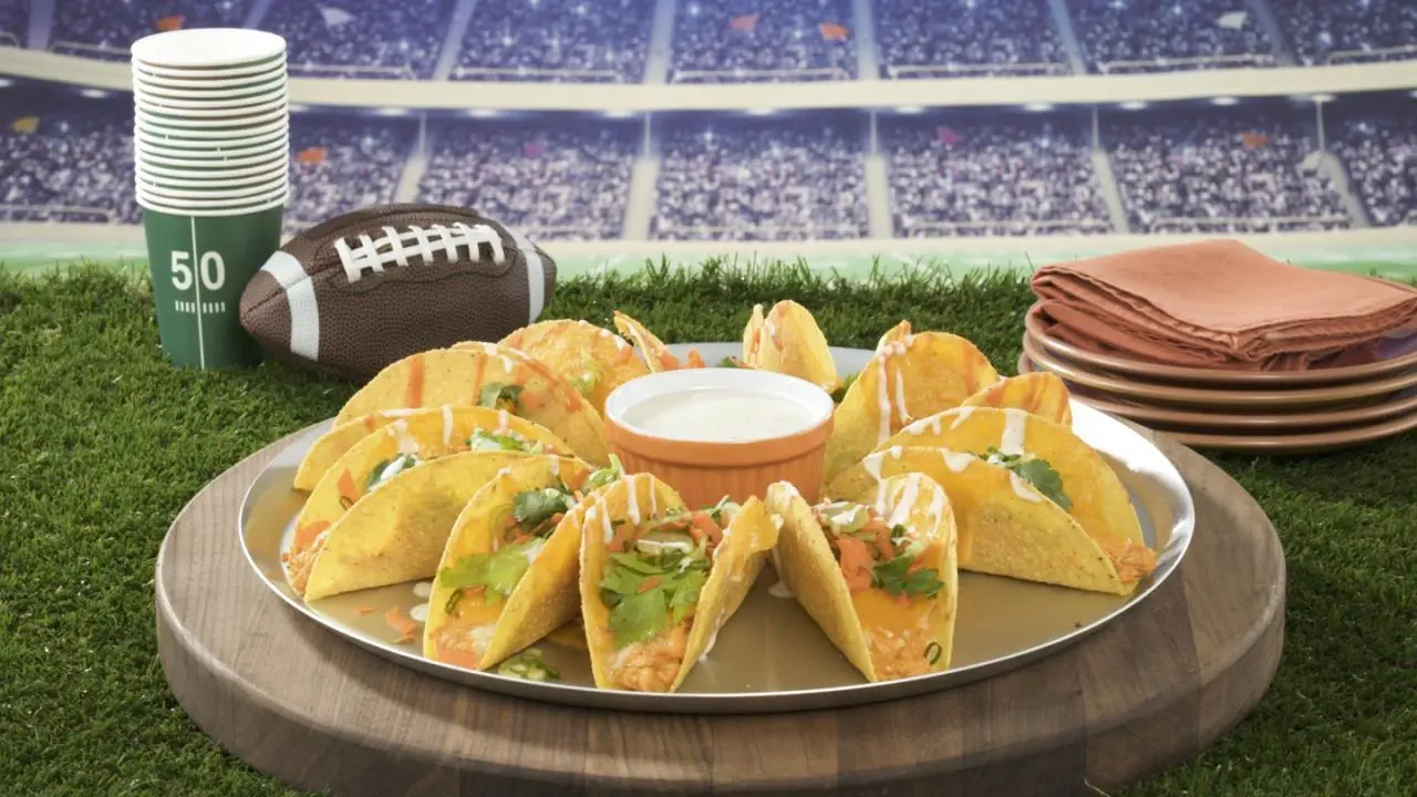 Buffalo Chicken Taco Ring