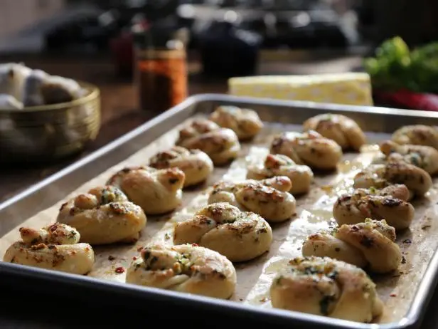 Garlic Tie-the-Knots Recipe | Valerie Bertinelli | Food Network