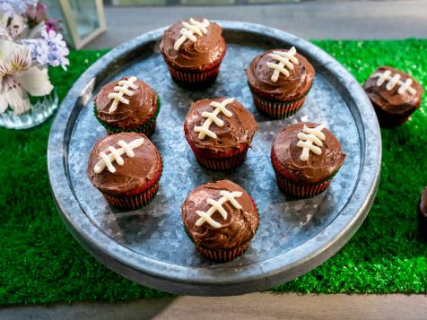 Red Velvet Cupcakes with Chocolate Cream Cheese Frosting