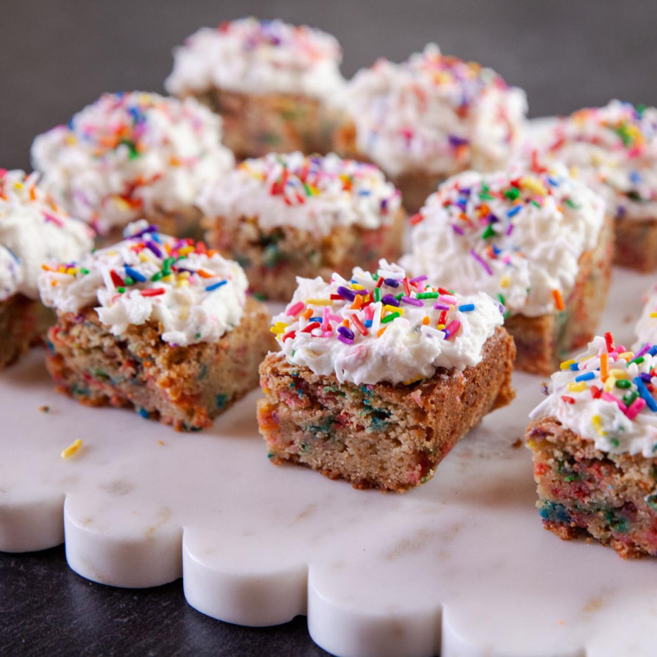The Most Delicious Confetti Cake Recipe (Funfetti Cake) - Cake by Courtney