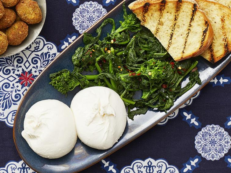 Burrata with Broccoli Rabe and Grilled Garlic Bread Recipe Food