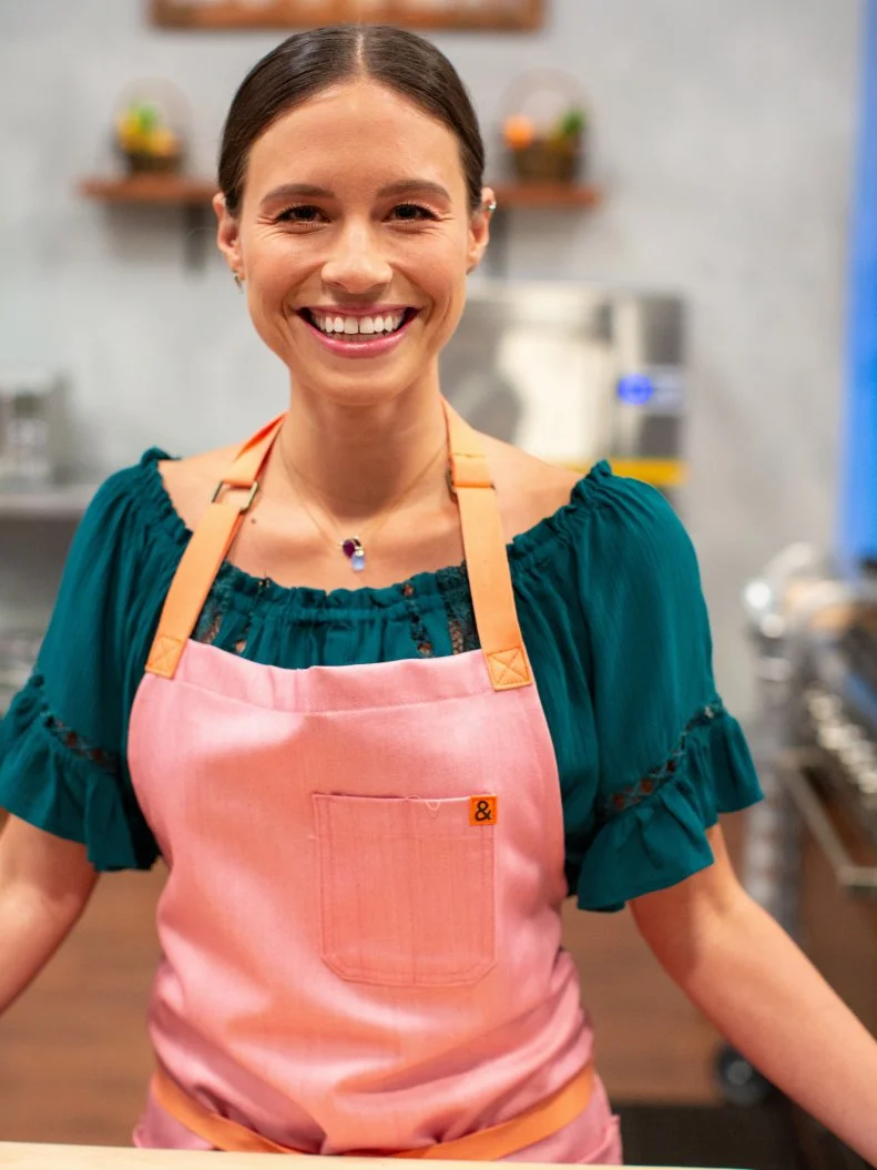 Portrait of Aisha, as seen on Spring Baking Championship, Season 6.