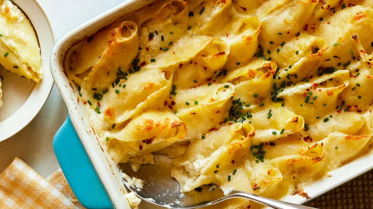 Chicken Alfredo Stuffed Shells