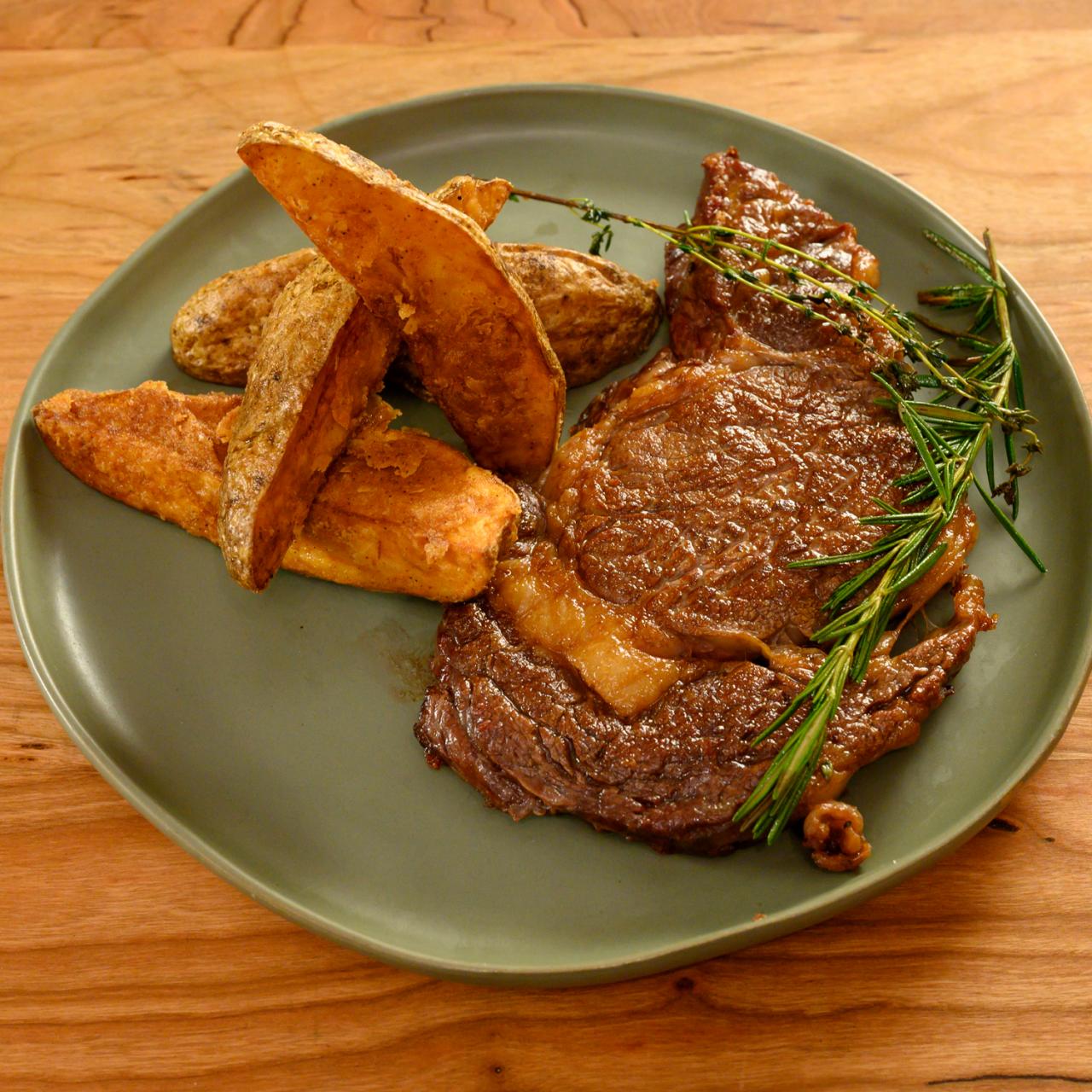 Simple Skillet Ribeye Steak – Cookin' with Mima