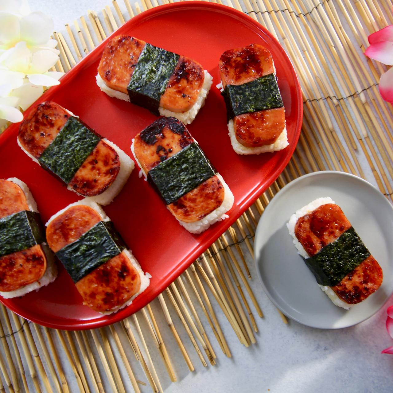 4 Pieces Musubi Maker Press Non-Stick Musubi Maker Non- Sushi Making Kit  Hawaiian Musubi Maker 