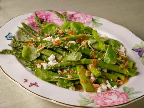 Asparagus with Goat Cheese and Hazelnuts