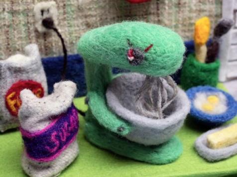 We’re Completely Mesmerized by This Tiny Felt Kitchen (and You Will Be Too)