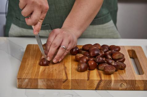 new quick trick for cooking chestnuts in a pan ! they peel alone! few  people know that ! 🌰 🌰 