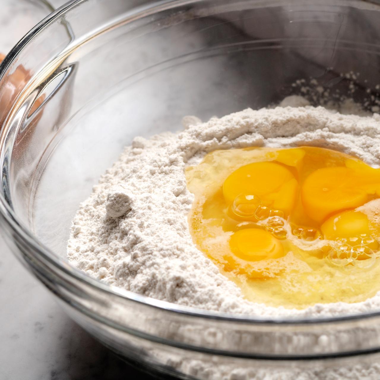 Large Eggs vs. Extra Large Eggs in baking - Baking Bites