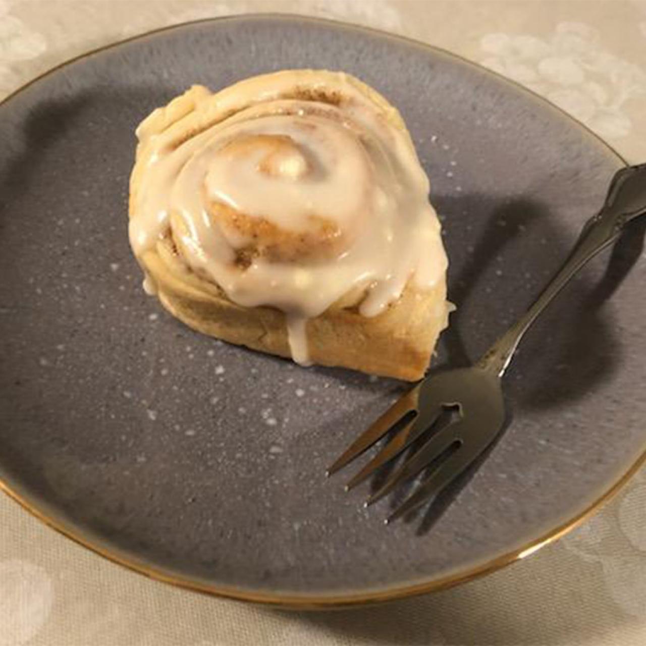Save on Stop & Shop The Bakery Traditional Cinnamon Rolls Mini