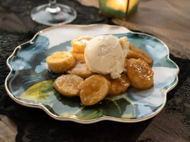 Classic Bananas Foster Recipe | Valerie Bertinelli | Food Network
