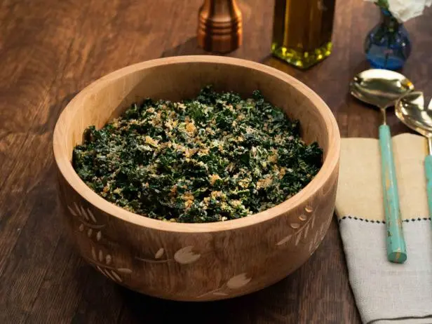 Kale Caesar with Garlicky Panko Crunch Recipe | Valerie Bertinelli | Food Network