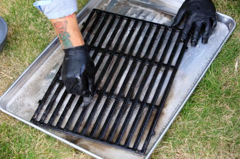How to Clean Grill Grates with Baking Soda