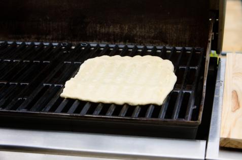 The Two-Step Hack That Turns Your Outdoor Grill Into a Pizza Oven, FN Dish  - Behind-the-Scenes, Food Trends, and Best Recipes : Food Network