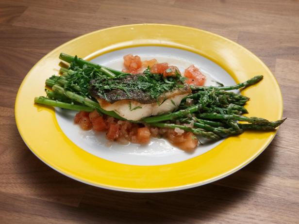 Sea Bass with Asparagus image