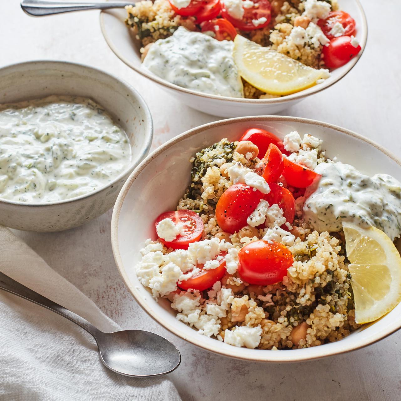 https://food.fnr.sndimg.com/content/dam/images/food/fullset/2020/07/14/0/FNK_20-MIN-IP-MEDITERRANEAN-QUINOA-BOWL_H-f_s4x3.jpg.rend.hgtvcom.1280.1280.suffix/1594744226009.jpeg