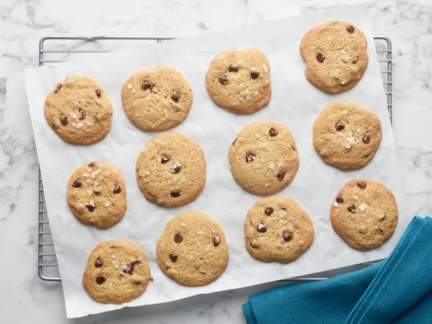 Almond Flour Chocolate Chip Cookies