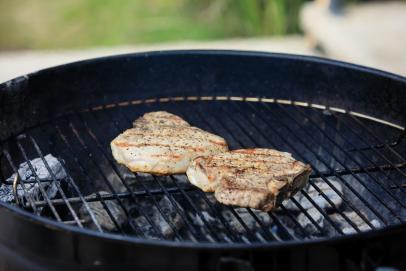 How to Set Up and Light a Charcoal Grill