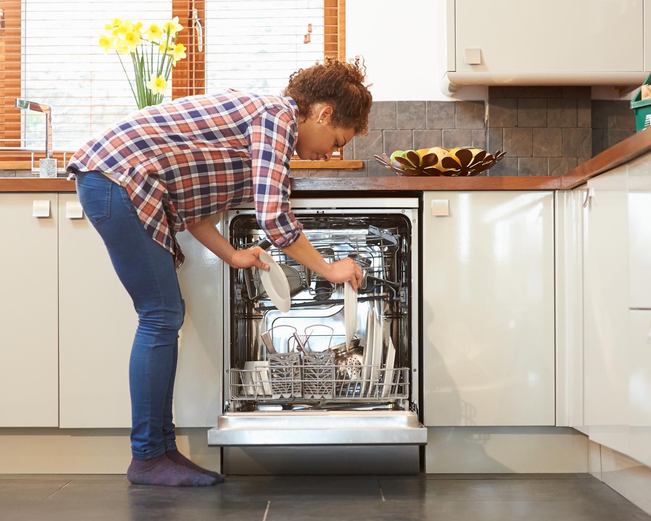 9 Habits Of People With A Clean Kitchen