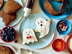 Kids Can Make: Halloween Cocoa Ghost Pancakes