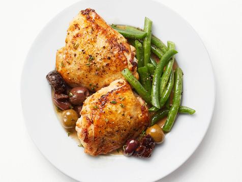 Skillet Chicken Thighs with Olives and Green Beans