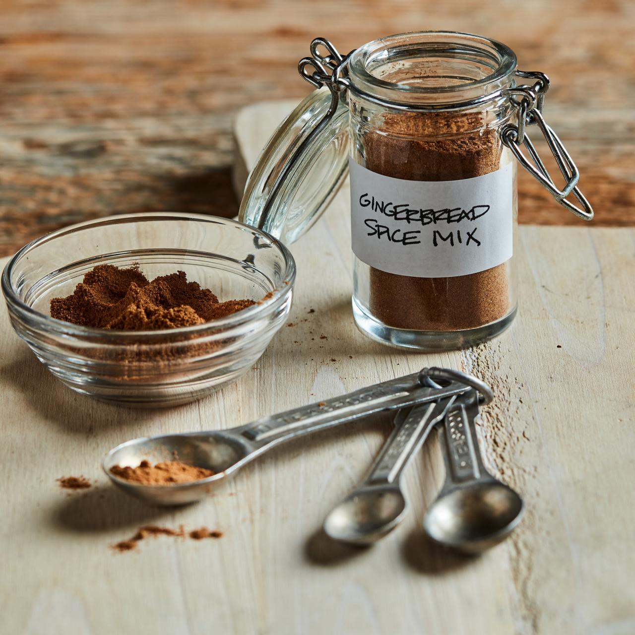 Homemade Gingerbread Spice Mix - Liv for Cake