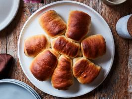 Scaled-Down Dinner Rolls