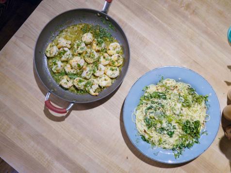 Lemon Spaghetti with Spinach and Scampi