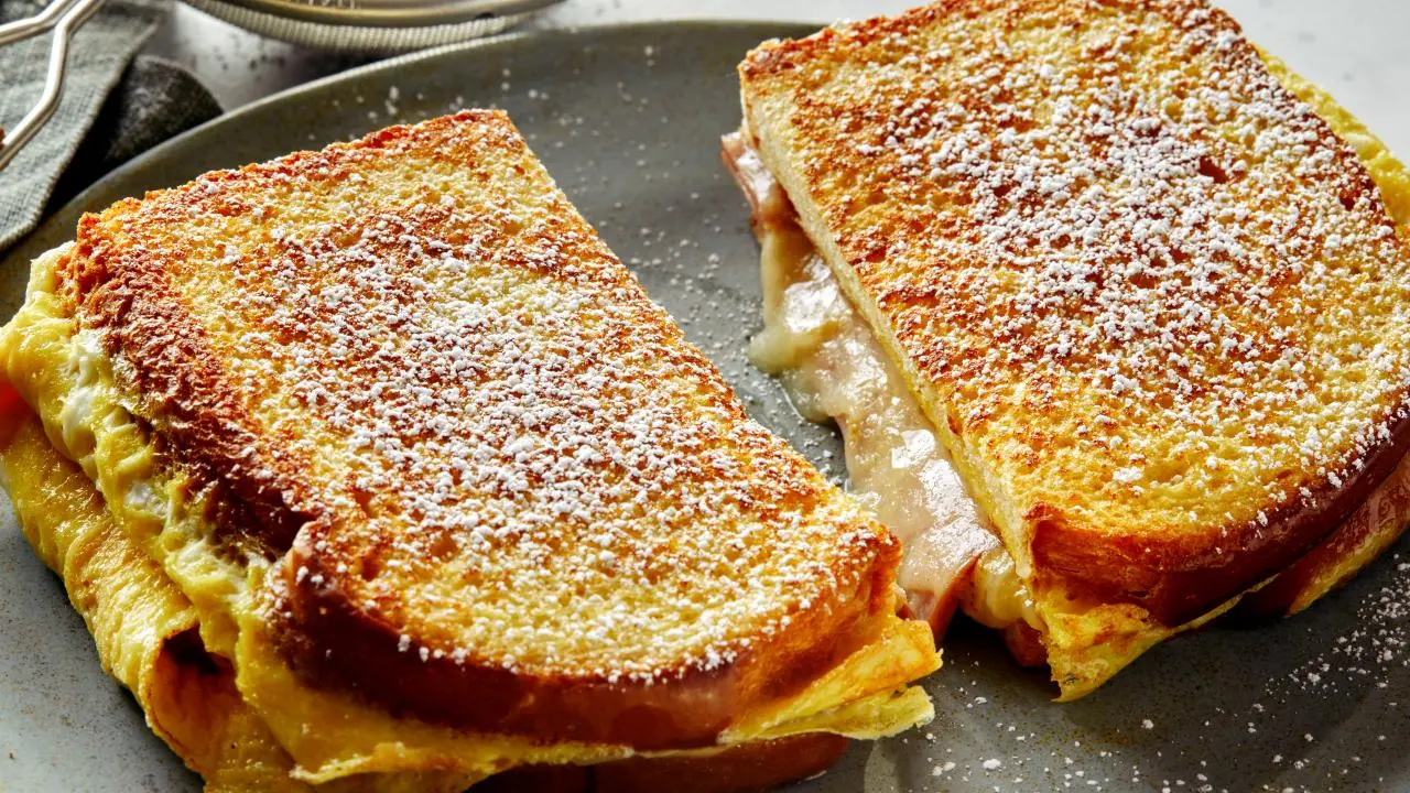 Monte Cristo Omelet Sandwich