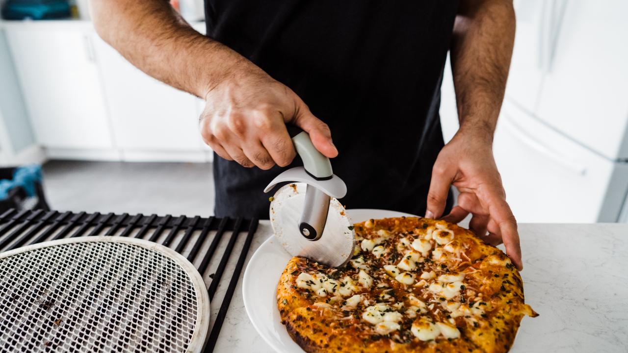 Detroit-style Pepperoni Pan Pizza Recipe - Kroger