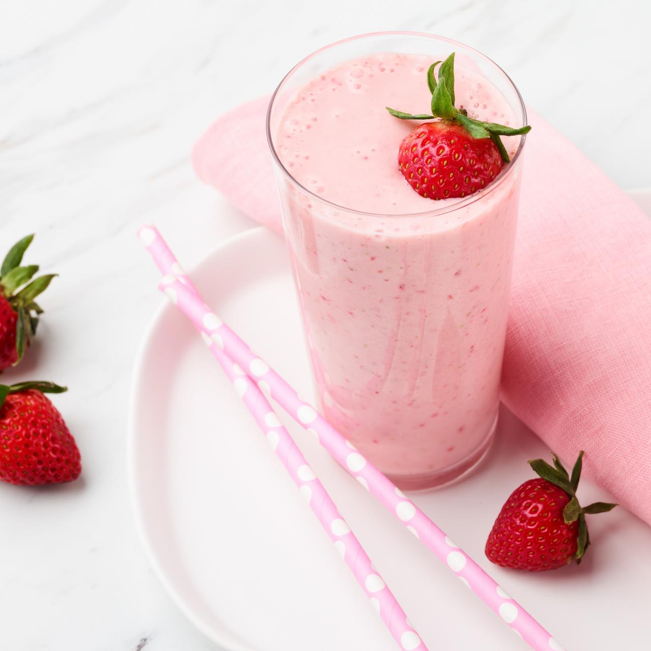ad Watch me Make a Chocolate Strawberry Banana protein shake With