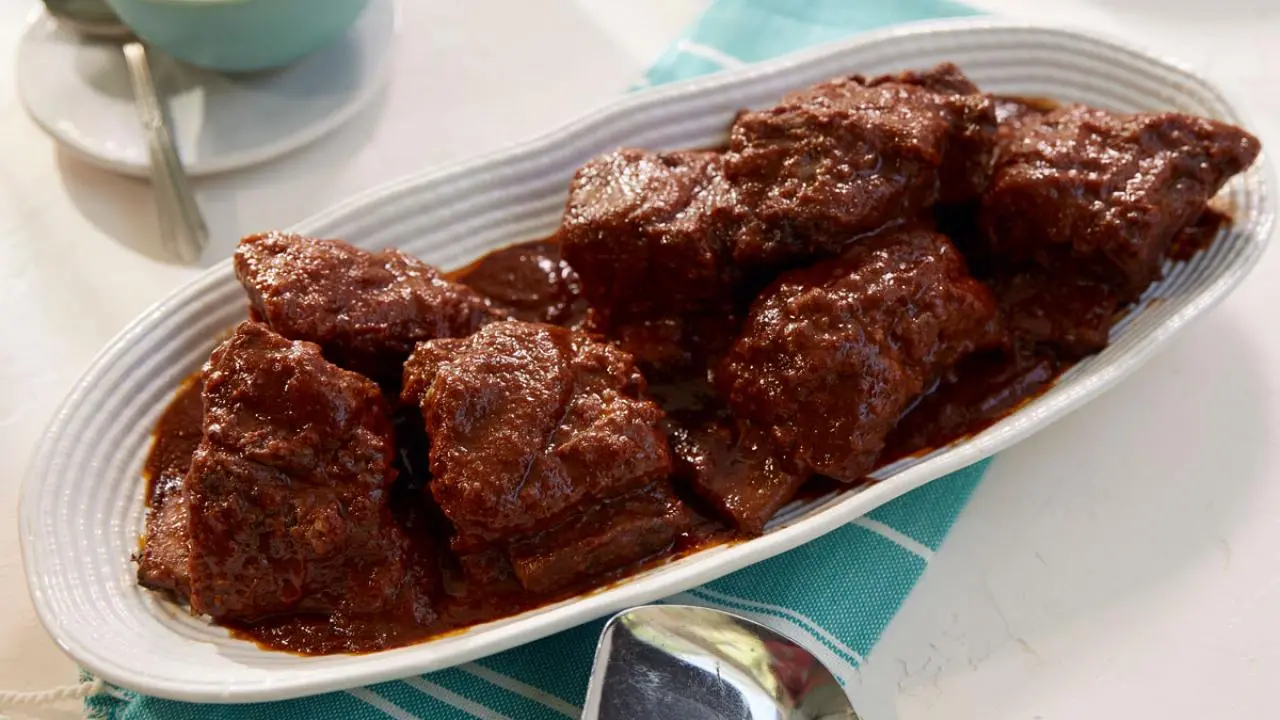 Kardea's Red Wine-Braised Short Ribs