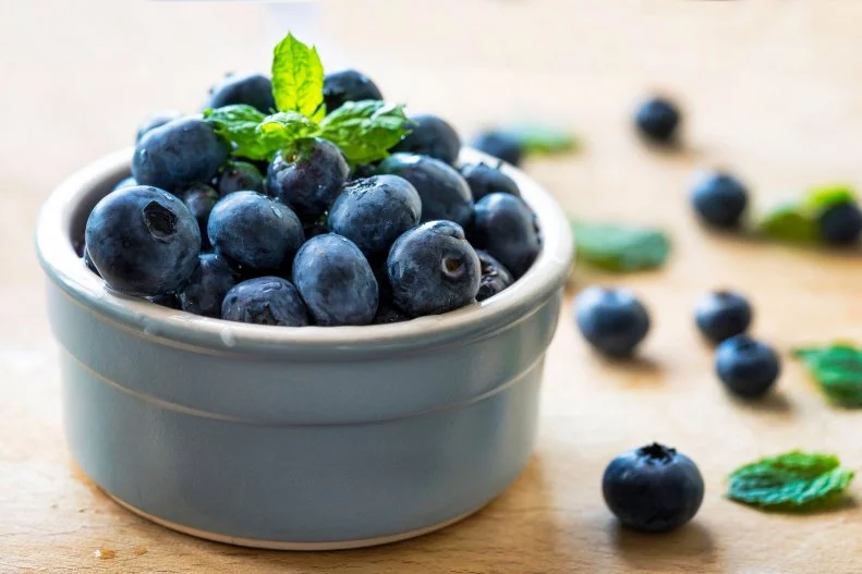 <a target="_blank" href="https://pubmed.ncbi.nlm.nih.gov/25578927/">A study</a> published in the Journal of Nutrition and Dietetics examined the effects of blueberries on blood pressure. Postmenopausal women with pre-hypertensive or stage 1 hypertension were given 22 grams of freeze-dried blueberry powder or 22 grams of a control powder for 8 weeks. Researchers found that the women given blueberry powder had significantly lower blood pressure compared to those on the control powder.