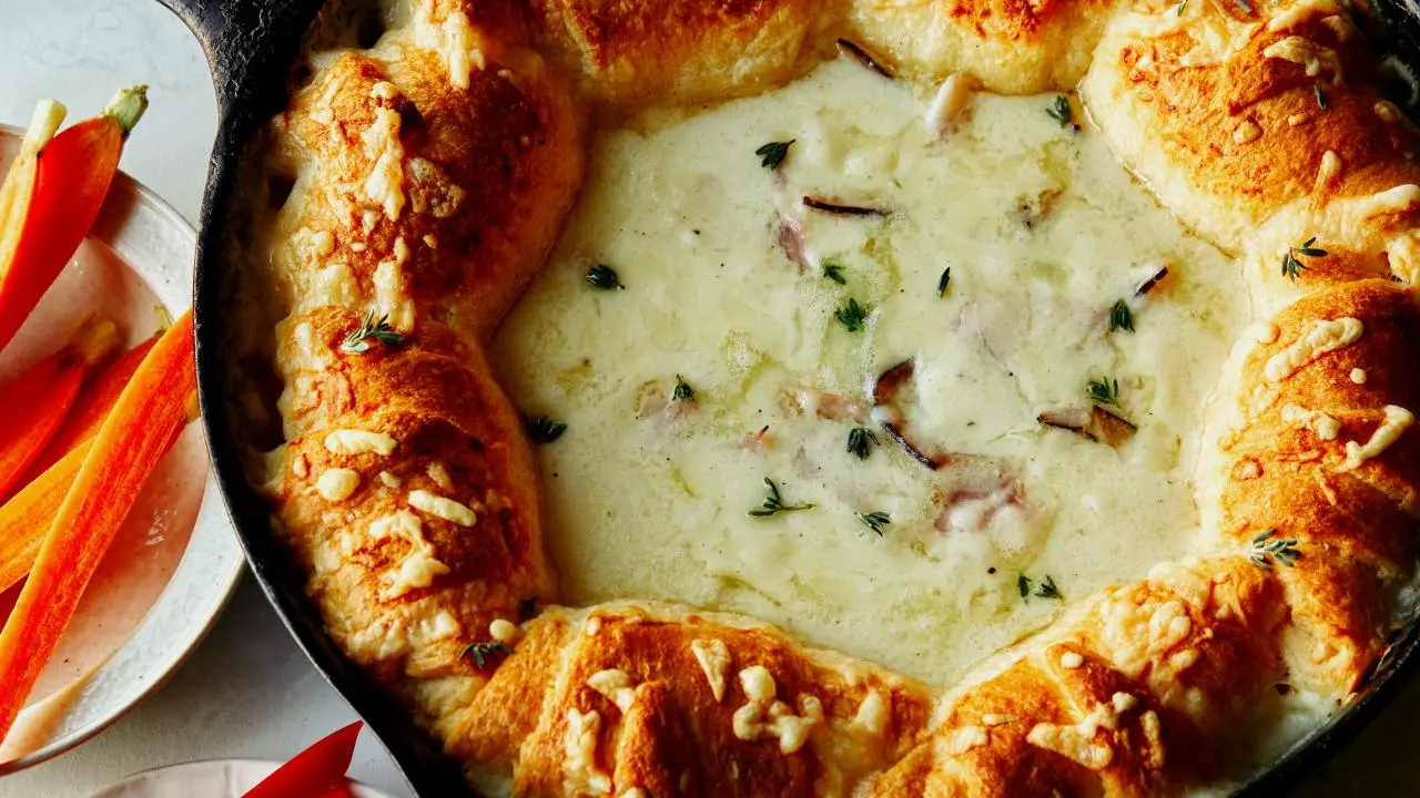 Gooey Croque Monsieur Skillet Dip