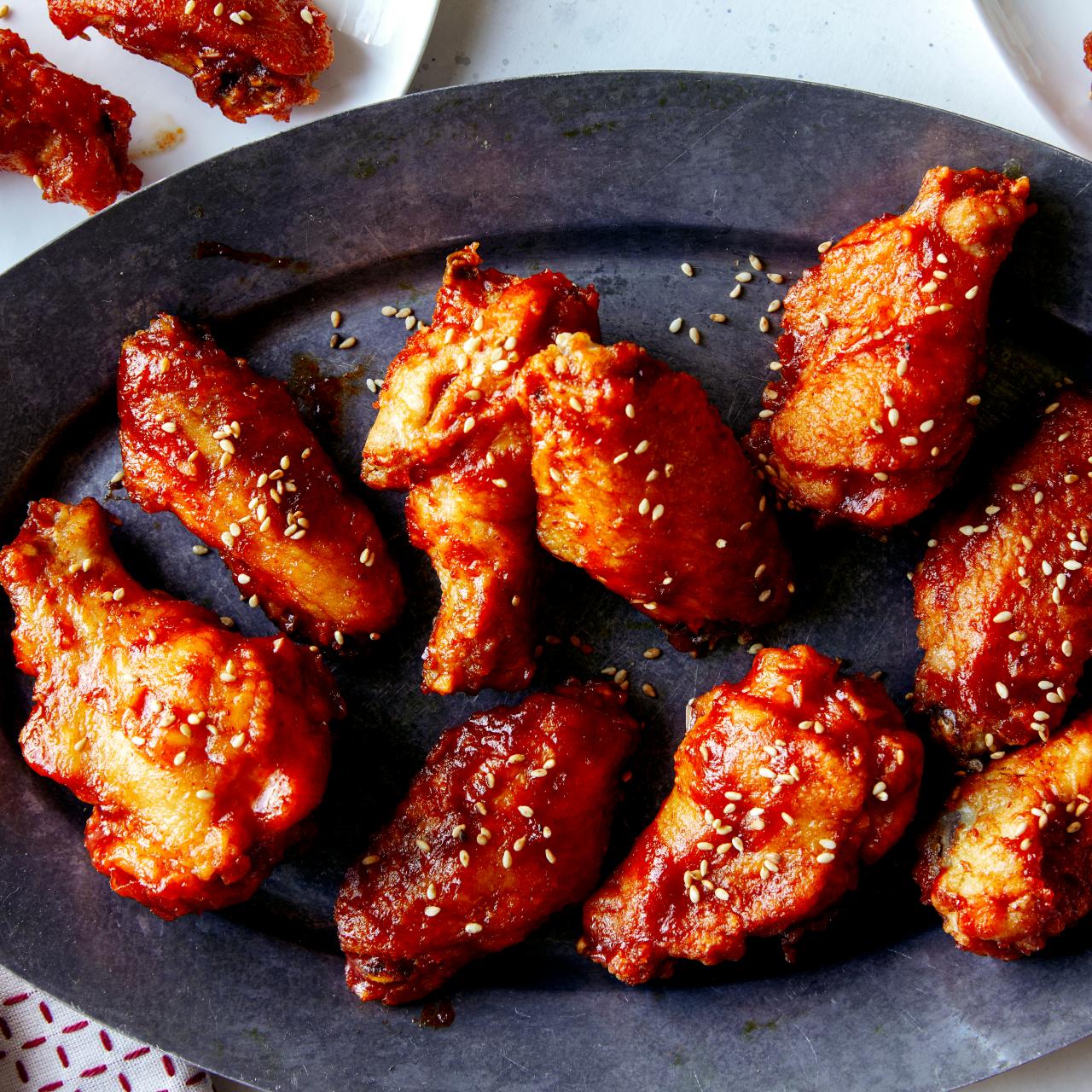 https://food.fnr.sndimg.com/content/dam/images/food/fullset/2020/12/21/0/FN_Korean-Fried-Chicken-H1_s4x3.jpg.rend.hgtvcom.1280.1280.suffix/1608578883590.jpeg