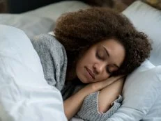 It’s pretty clear to most folks that diet and exercise go hand-in-hand but what’s often overlooked is the vital importance of sleep. Find out how these health experts spend their evenings and position themselves for a restful night’s slumber.