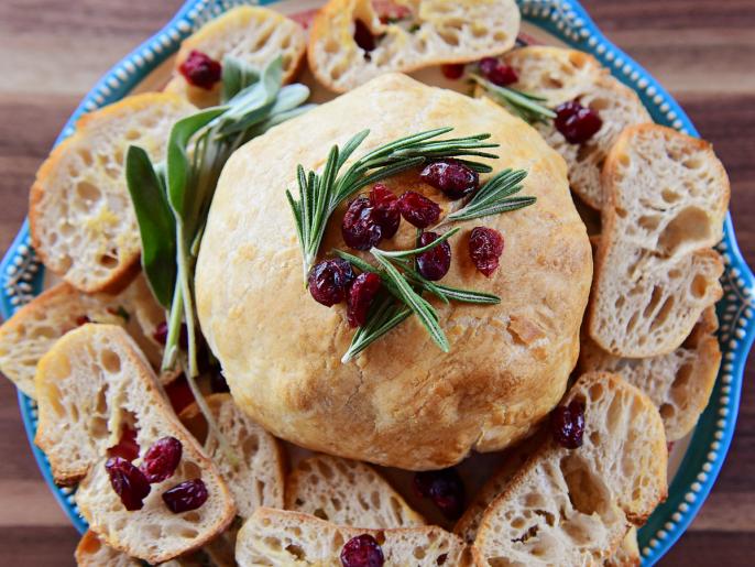 Brie & Mushrooms en Croute Recipe Ree Drummond Food Network