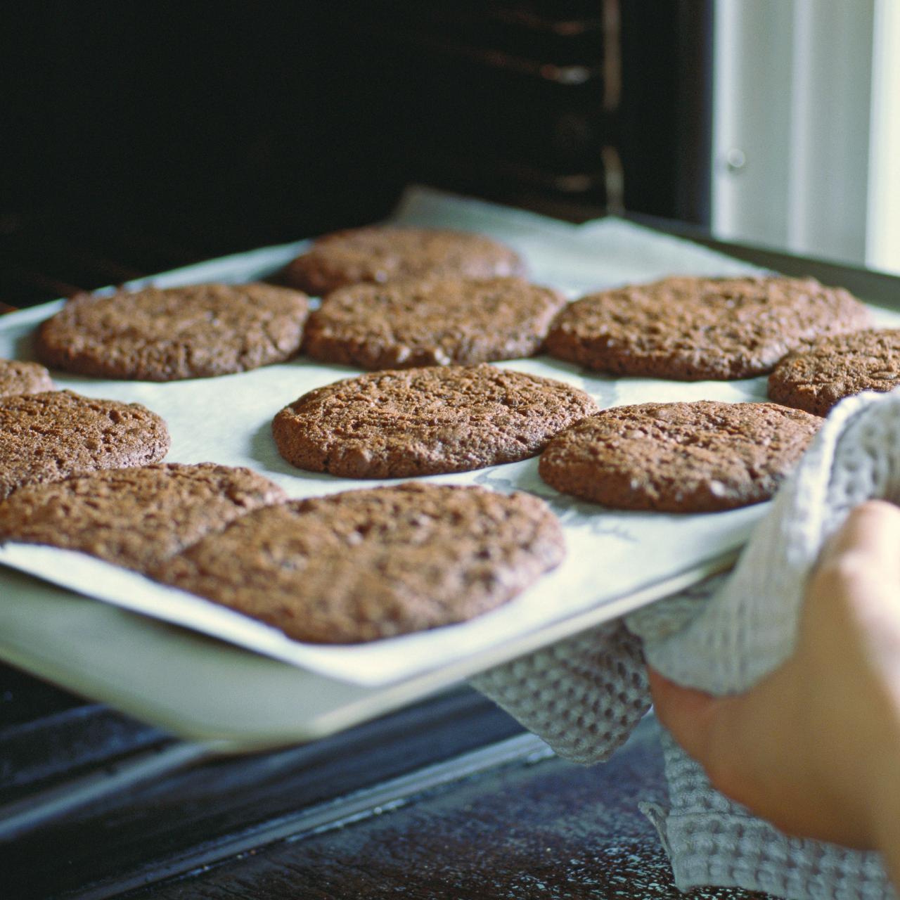 8 Ways to Prevent Cookies from Burning on the Bottom