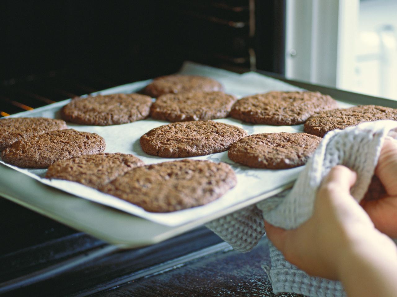 How to Keep Cookies on a Baking Sheet from Sticking