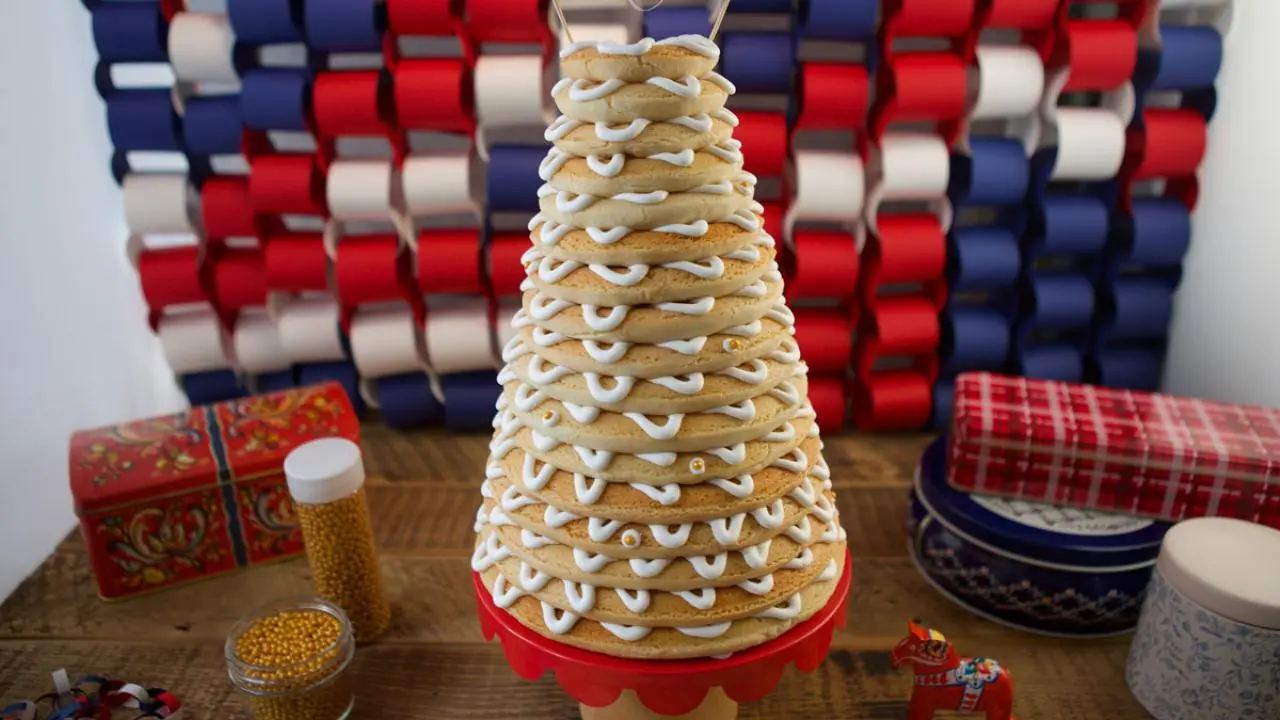 Kransekake (Wreath Cake)