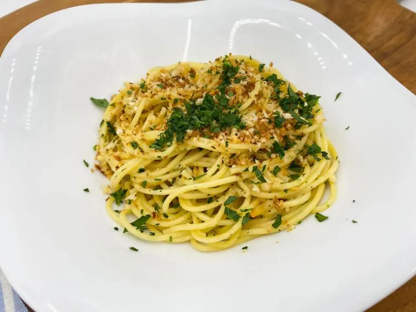 Spaghetti with Canned Clams Recipe Katie Lee Biegel Food Network