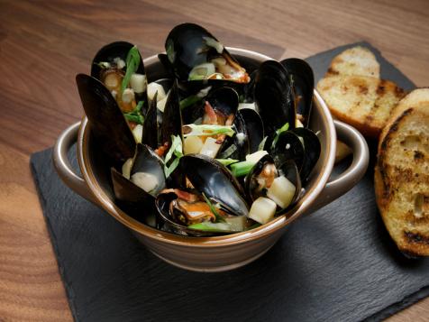 San Francisco-Inspired Mussel Chowder