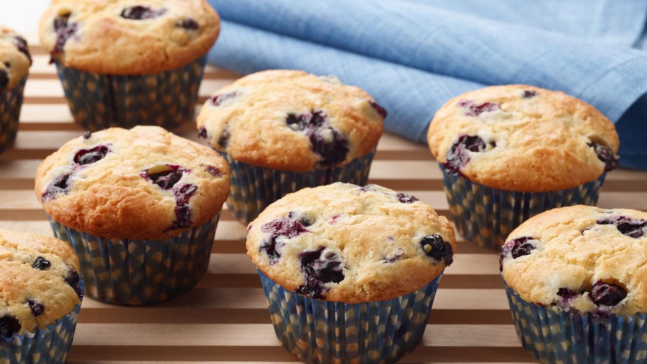 How to Make Blueberry Muffins