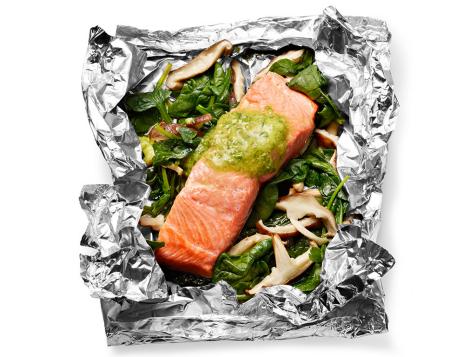 Foil-Packet Salmon with Mushrooms and Spinach