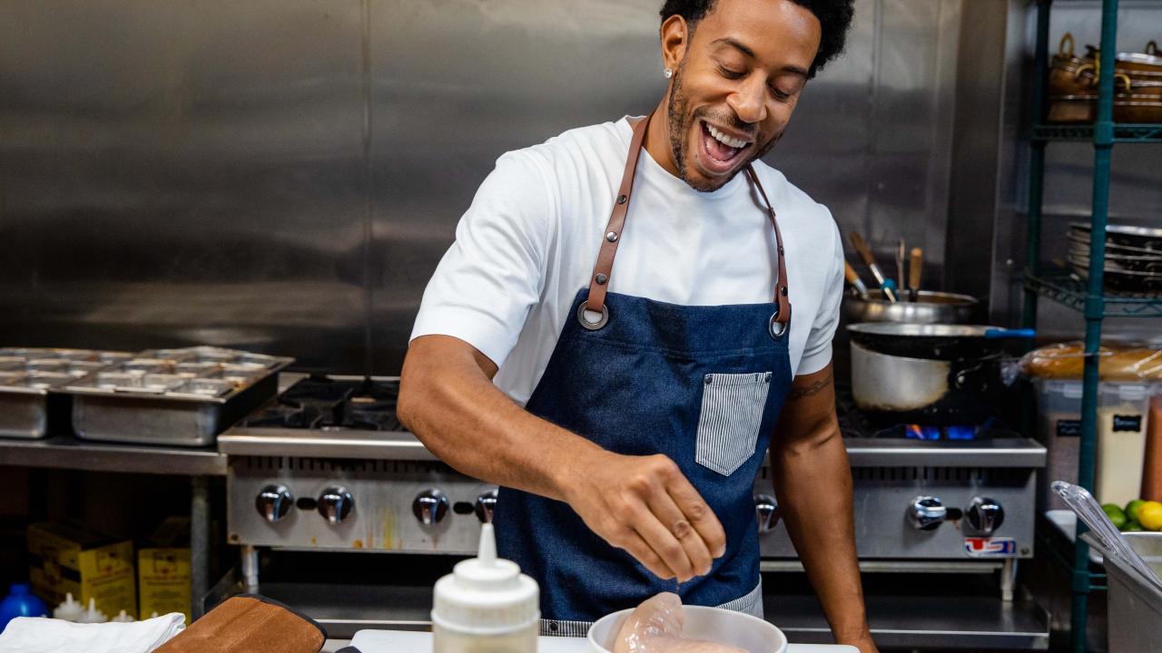 How To Get Popeyes Chicken Sandwich BOGO Deal, FN Dish -  Behind-the-Scenes, Food Trends, and Best Recipes : Food Network