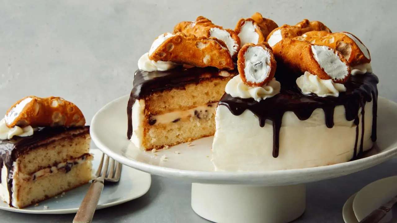 Cannoli Cake