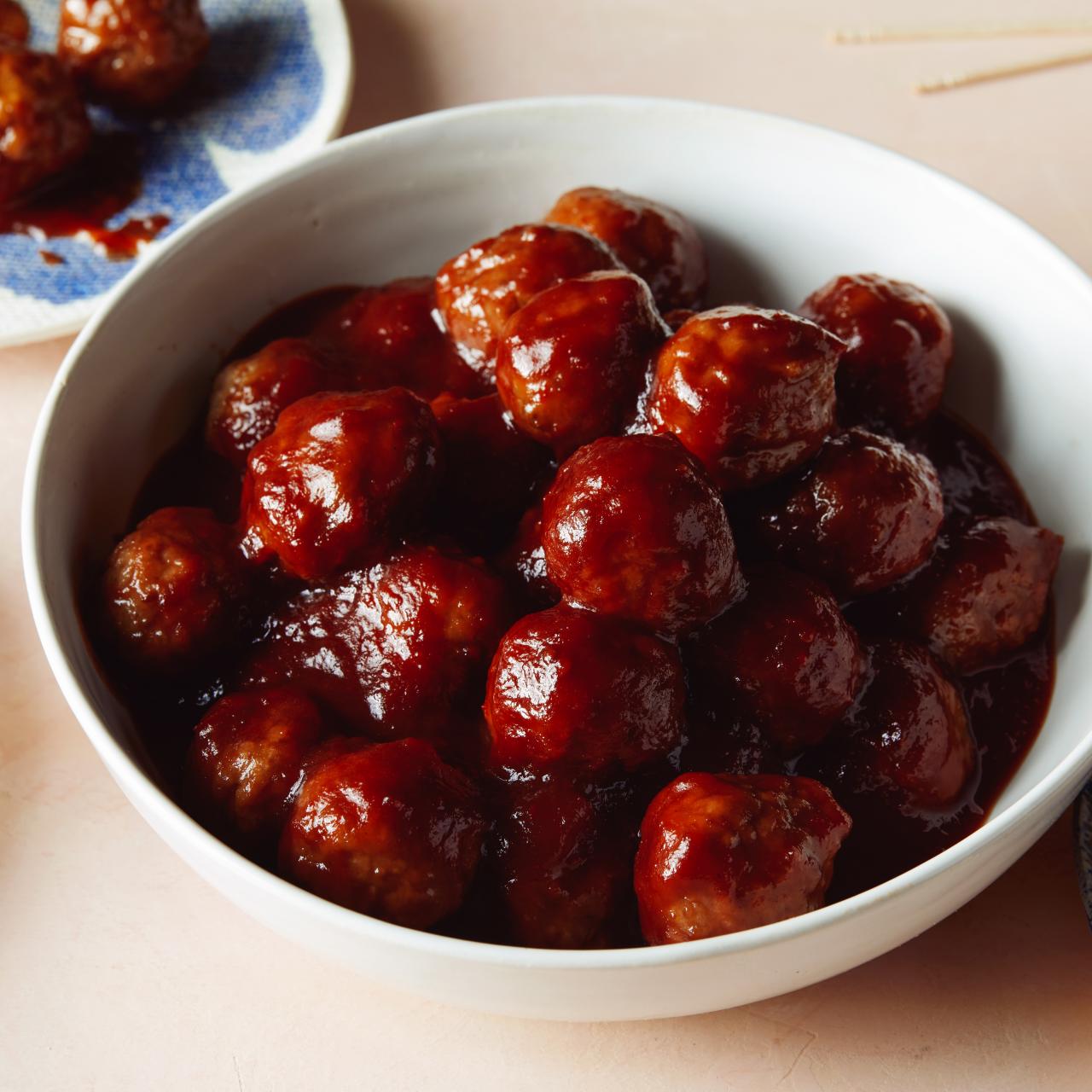 Slow Cooker Grape Jelly Meatballs - Slow Cooker Gourmet