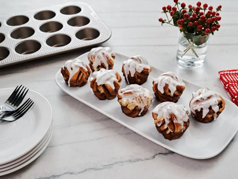 A beauty shot of the finished Cinnamon Roll Knots.