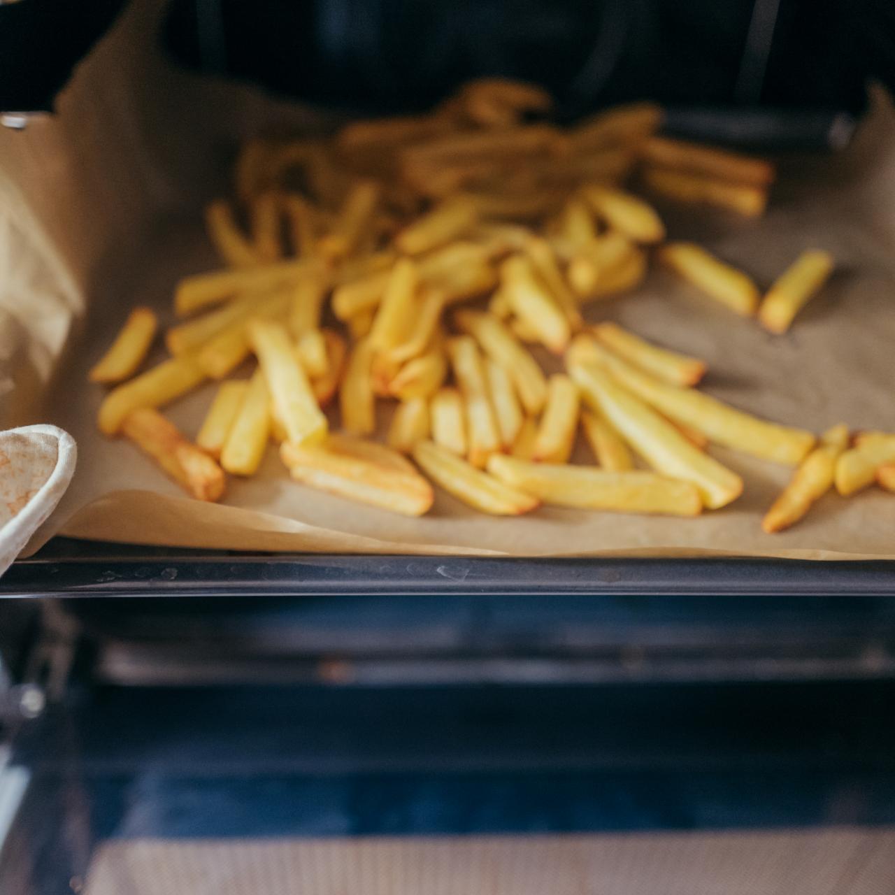 We Tried 14 Frozen French Fries. Here's The Best One To Buy 