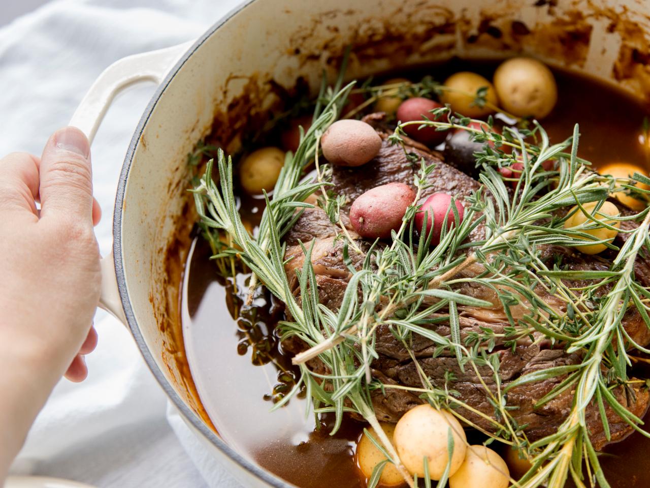 The Pioneer Woman Holiday Dutch Oven at Walmart - Where to Buy Ree